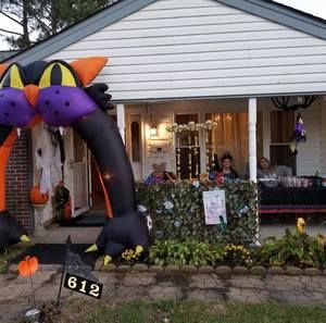 Meet your Posher, Denise